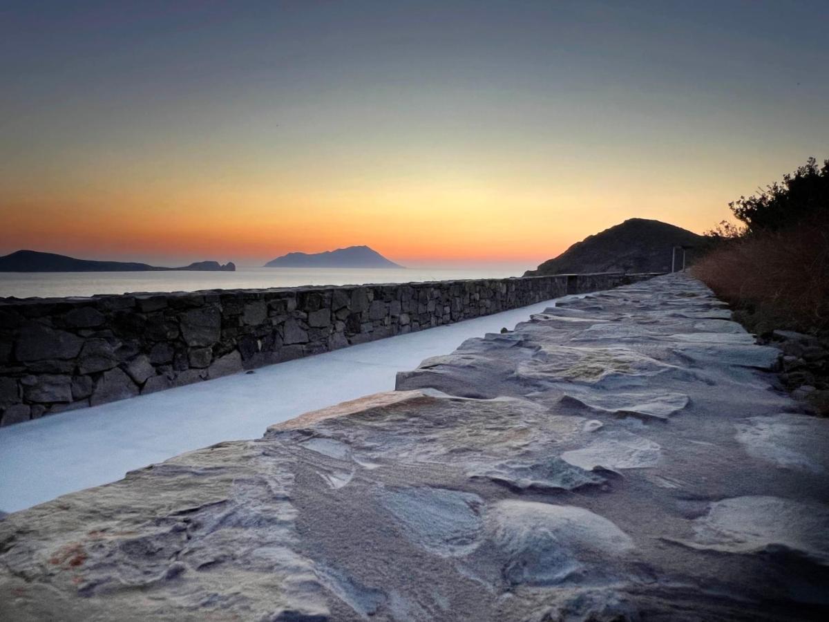 Echoes Milos Plaka  ภายนอก รูปภาพ