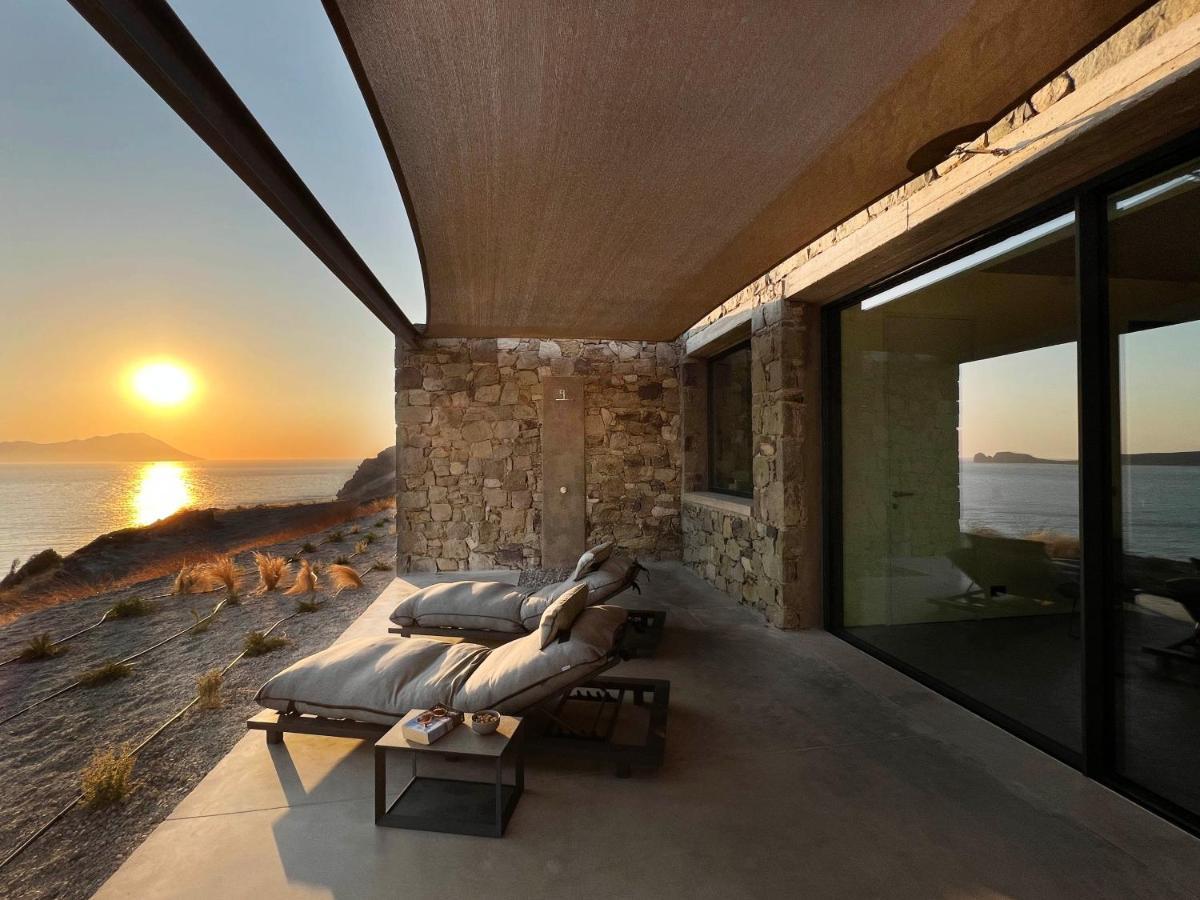 Echoes Milos Plaka  ภายนอก รูปภาพ