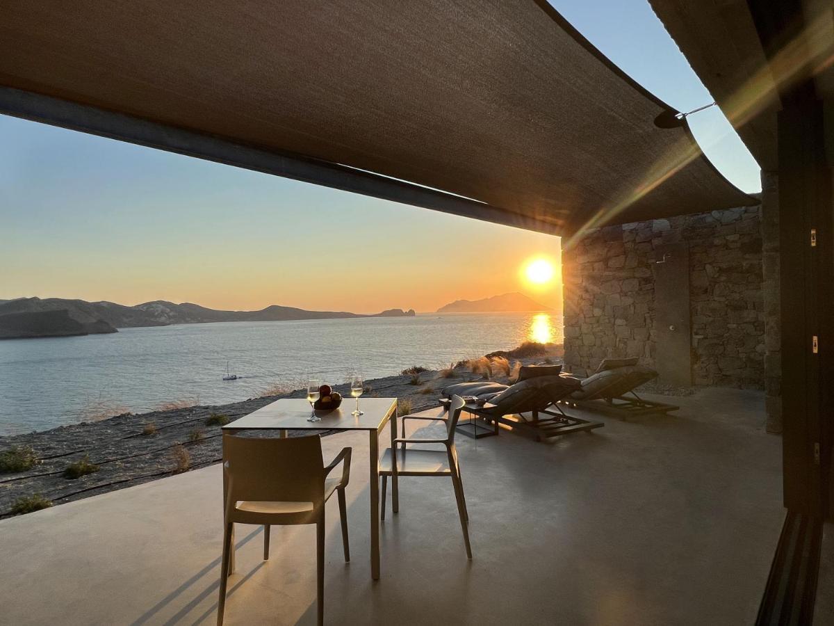 Echoes Milos Plaka  ภายนอก รูปภาพ