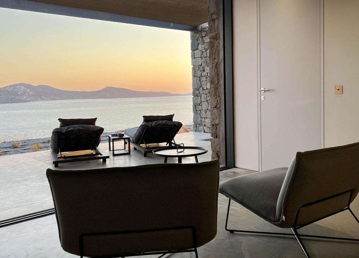 Echoes Milos Plaka  ภายนอก รูปภาพ